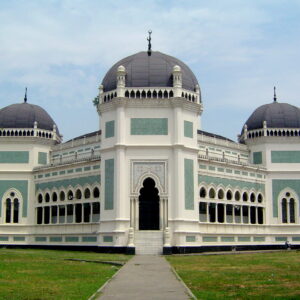 Great_mosque_in_Medan_cropped