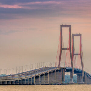 Jembatan-Suramadu.-Dok.-Adobe-Stock